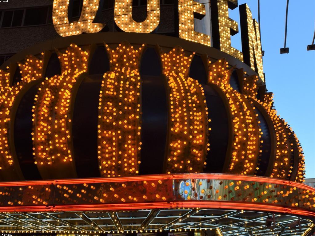 បទពិសោធន៍ស្ថាប័នកាស៊ីណូសម័យទំនើប